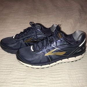 Brooks Men’s Beast Sneakers